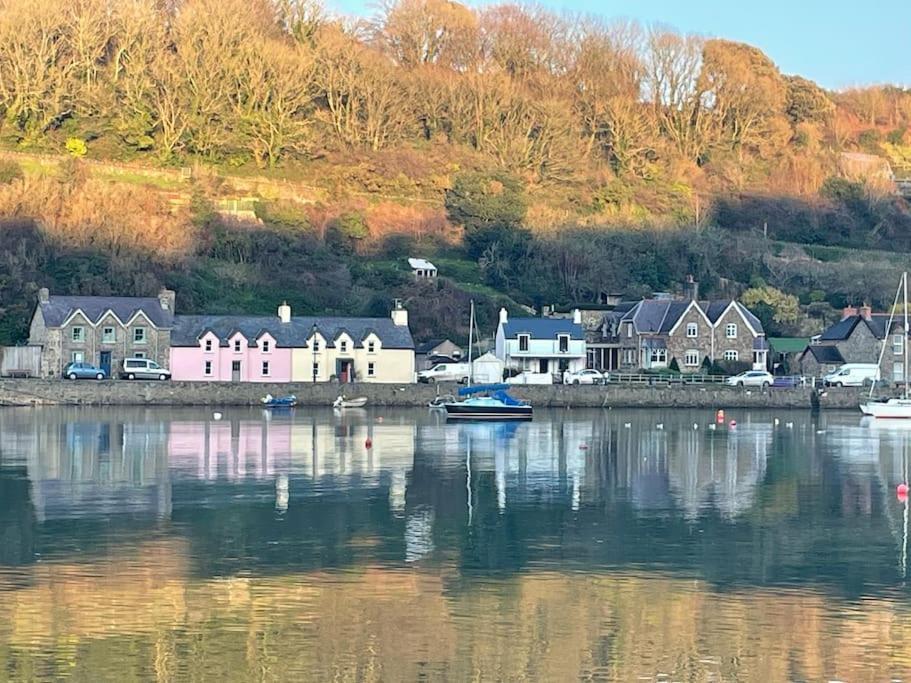Holiday home The Hut@trefechan Wen - Coastal Coziness! Goodwick